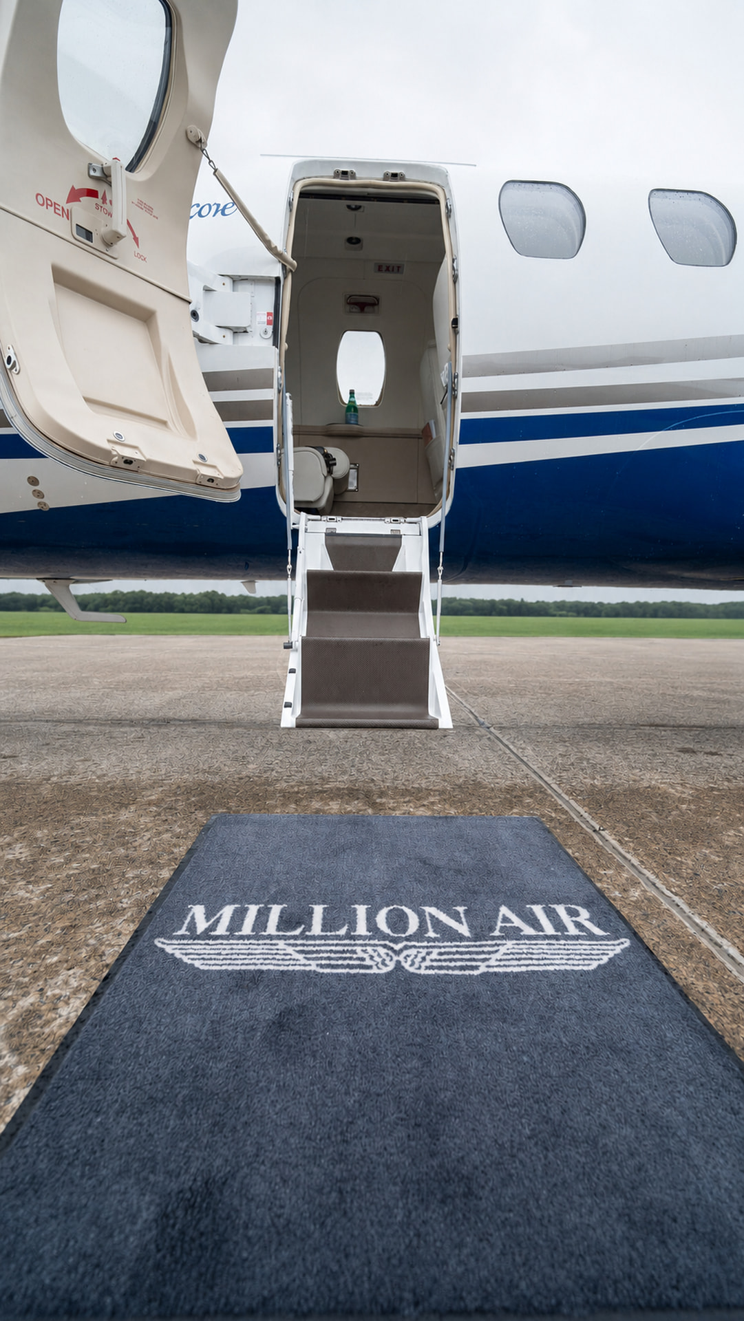 Million Air carpet at the Citation V airstair